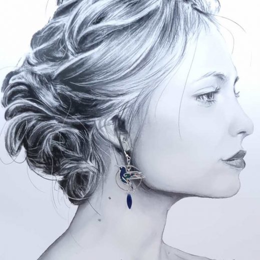 boucles d'oreilles oiseau colibri et fleur de tiaré en liberty Erica Navy boucles d'oreilles oiseau colibri et fleur de tiaré en liberty Erica Navy