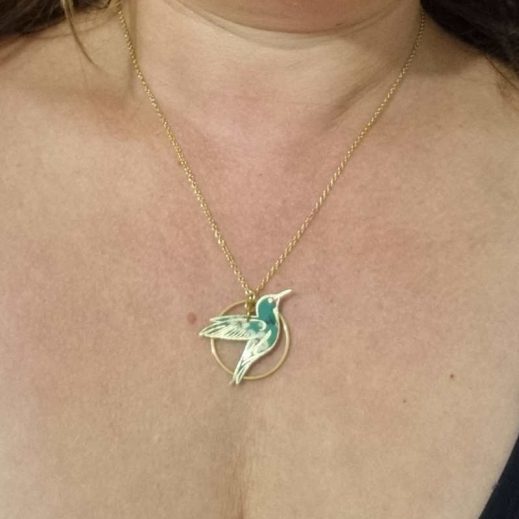 collier oiseau colibri en tissu liberty IANTHE et acier inoxydable doré collier oiseau colibri en tissu liberty IANTHE et acier inoxydable doré