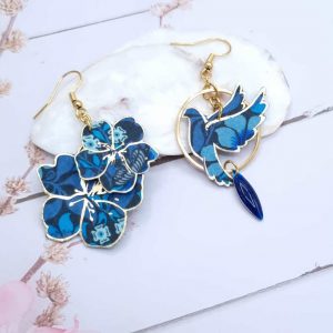 boucles d'oreilles colombe et fleurs de cerisier en liberty perséphone bleu