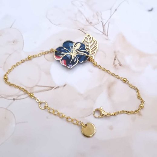 Bracelet fin fleur hibiscus en Liberty Perséphone violine Bracelet fin fleur hibiscus en Liberty Perséphone violine