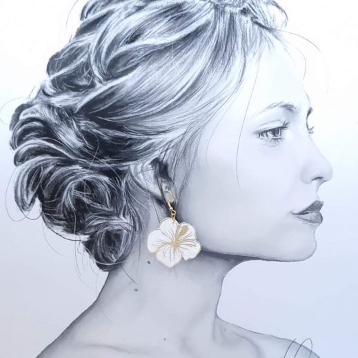 Boucles d'oreilles grand colibri et grand hibiscus en liberty Ianthe Boucles d'oreilles grand colibri et grand hibiscus en liberty Ianthe