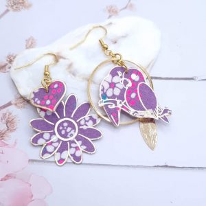 Boucles d'oreilles oiseaux inséparables et Marguerite en Petit Pan Hanako violet