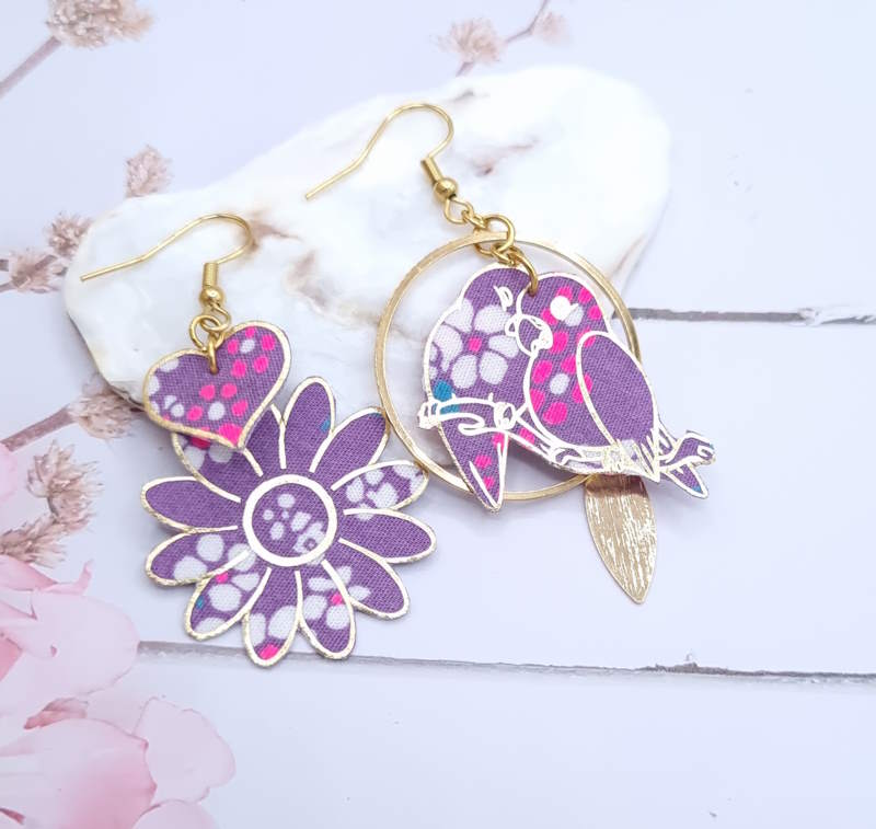 Boucles d'oreilles oiseaux inséparables et Marguerite en Petit Pan Hanako violet
