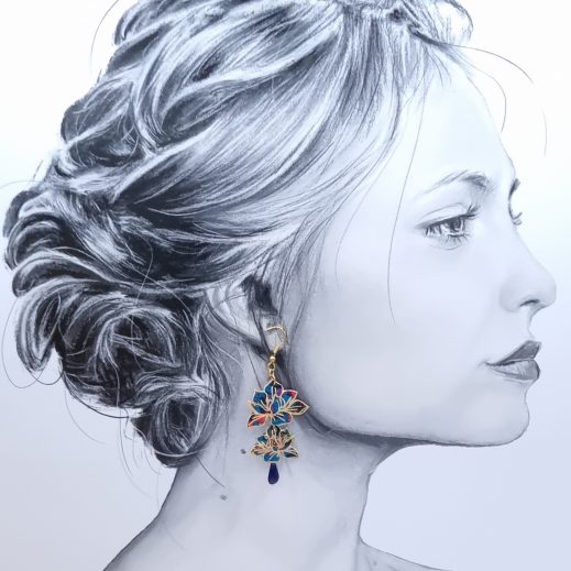 Boucles d'oreilles colibri et petites fleurs de Magnolia en TISSU liberty Ciara pétrole Boucles d'oreilles colibri et petites fleurs de Magnolia en TISSU liberty Ciara pétrole