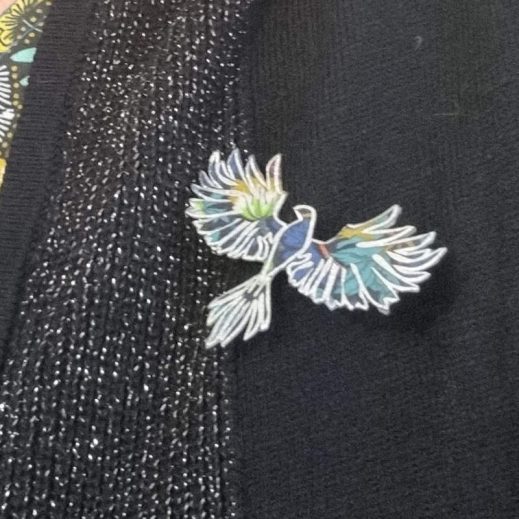 Broche Phoenix en liberty Strawberry thief denim Broche Phoenix en liberty Strawberry thief denim