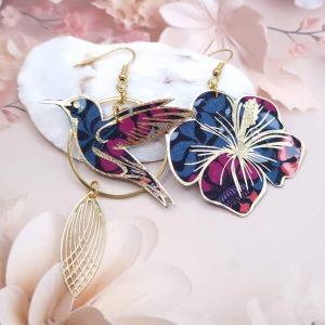 Boucles d'oreilles grand colibri et grand hibiscus en liberty Perséphone violine