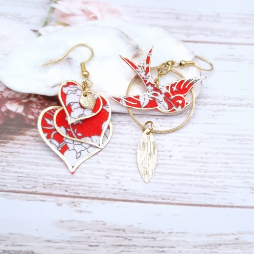 Boucles d'oreilles oiseau hirondelle et coeur en liberty summer Bloom Coquelicot