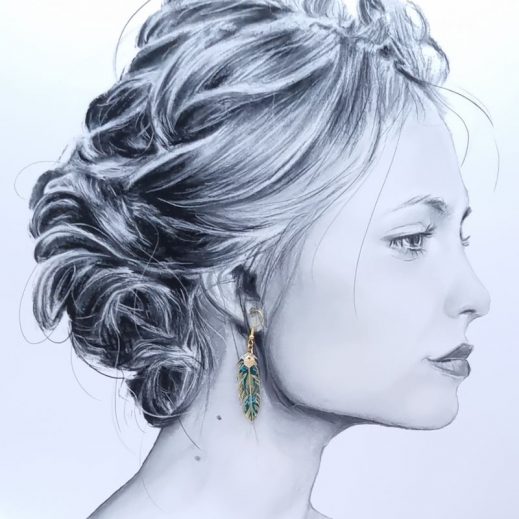 Boucles d'oreilles oiseau colibri et plume en liberty Strawberry thief vert et or Boucles d'oreilles oiseau colibri et plume en liberty Strawberry thief vert et or