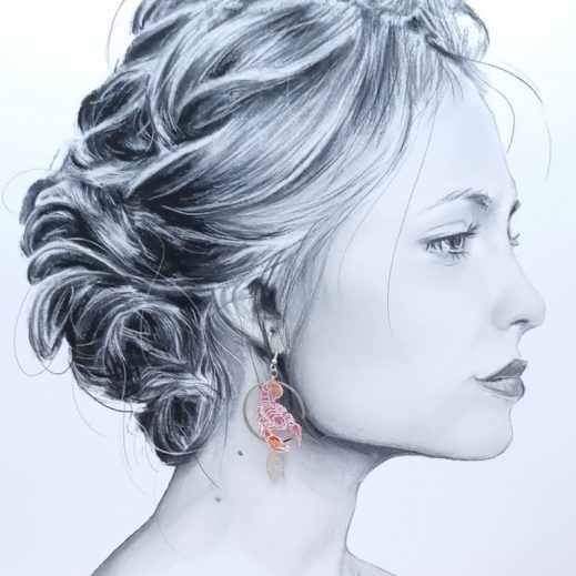 Boucles signe astro scorpion en tissu Sakura rouge, rose, or Boucles signe astro scorpion en tissu Sakura rouge, rose, or