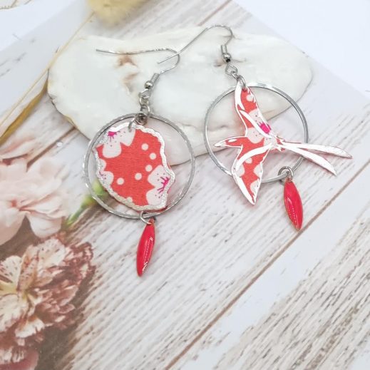 Boucles d'oreilles oiseau Paille en queue et La Réunion en Petit Pan fleur des îles rose des sable