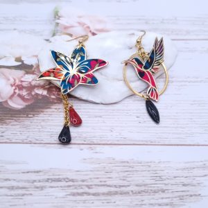 Boucles d'oreilles colibri et lys en liberty CIARA pétrole