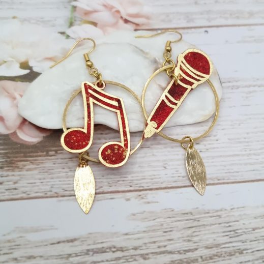Boucles d'oreilles micro et double-croches en TISSU Japonais moiré rouge