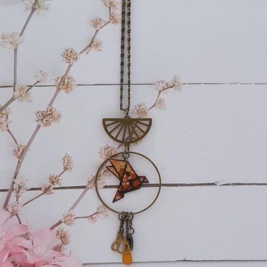 Sautoir oiseau en Tissu japonais Sakura or et saumon Sautoir oiseau en Tissu japonais Sakura or et saumon