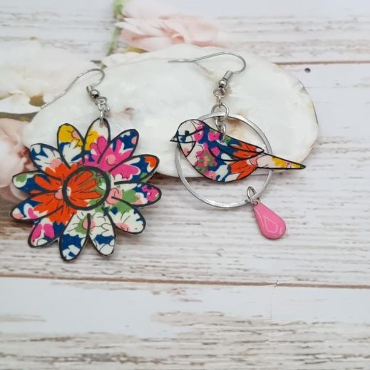 Boucles d'oreilles grande Marguerite et oiseau en liberty Libby Tangerine