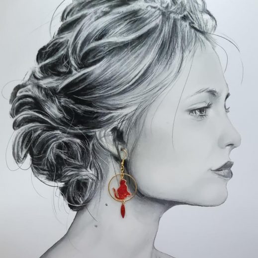 Boucles d'oreilles chats en tissus japonais moiré rouge Boucles d'oreilles chats en tissus japonais moiré rouge