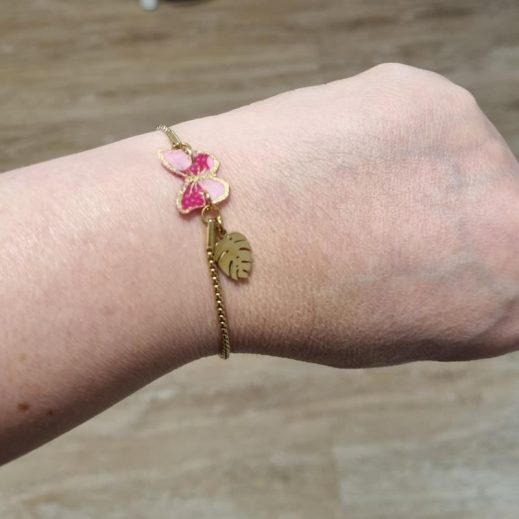 Bracelet ajustable acier doré avec papillon en TISSU Petit Pan OSAMI rose Bracelet ajustable acier doré avec papillon en TISSU Petit Pan OSAMI rose
