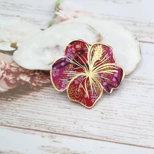Broche fleur d'hibiscus en TISSU Sakura rouge