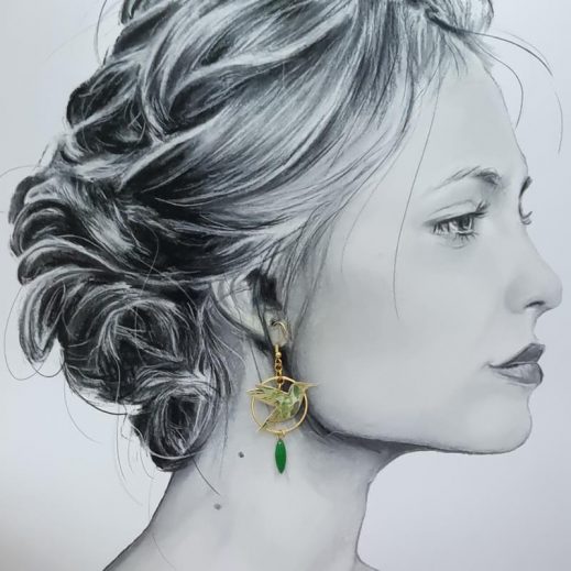 Boucles d'oreilles colibri et fleur de cerisier en liberty fields of eden vert Boucles d'oreilles colibri et fleur de cerisier en liberty fields of eden vert