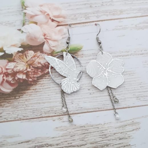 Boucles d'oreilles colombe et fleurs de cerisier en TISSU Liberty IANTHE