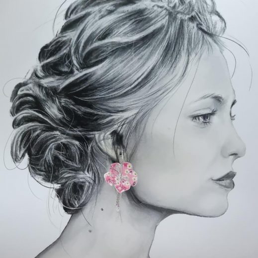 Boucles d'oreilles grandes créoles hibiscus et colibri en TISSU liberty Mitsi Valéria rose Boucles d'oreilles grandes créoles hibiscus et colibri en TISSU liberty Mitsi Valéria rose