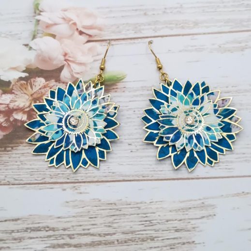 Boucles d'oreilles grands tournesols en Tissu Maya et Wiltshire Crystal blue