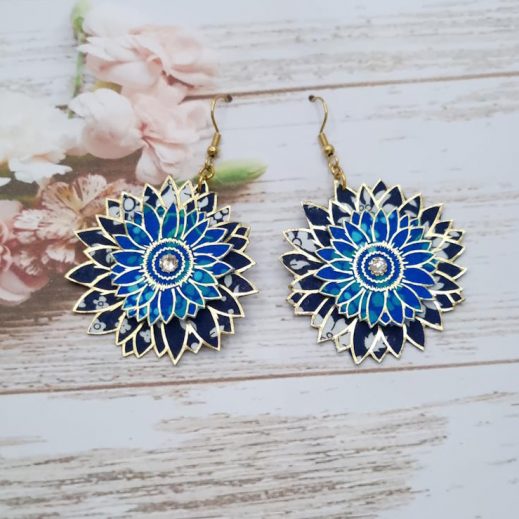Boucles d'oreilles grands tournesols en Tissu Petit Pan hanako et liberty capel bleu