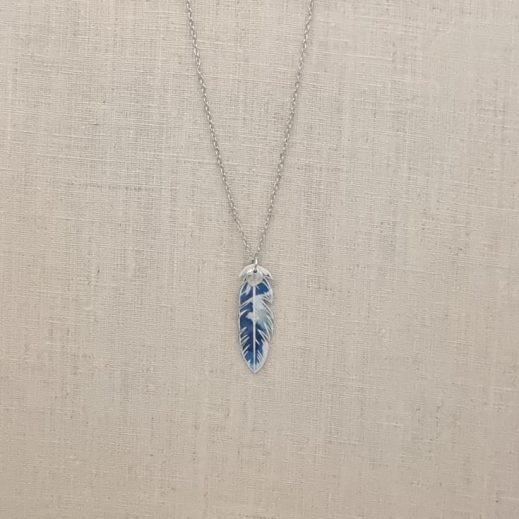 Collier plume en liberty Lilly Jane bleu Collier plume en liberty Lilly Jane bleu