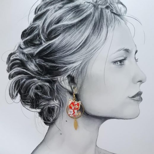 Boucles d'oreilles chat Kawaï en TISSU liberty Summer blooms coquelicot Boucles d'oreilles chat Kawaï en TISSU liberty Summer blooms coquelicot