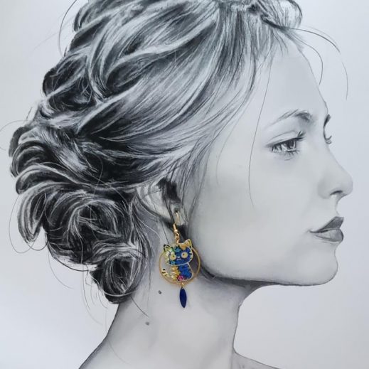 Boucles d'oreilles chat Kawaï en TISSU liberty Strawberry thief denim Boucles d'oreilles chat Kawaï en TISSU liberty Strawberry thief denim