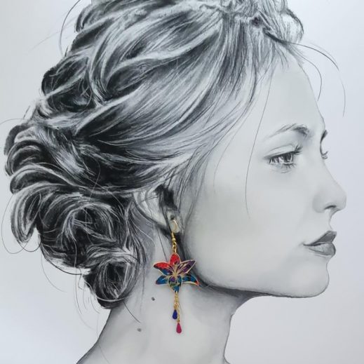 Boucles d'oreilles rose et fleur de lys en TISSU liberty Ciara pétrole Boucles d'oreilles rose et fleur de lys en TISSU liberty Ciara pétrole