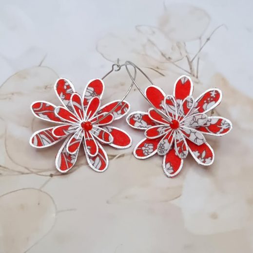 Boucles d'oreilles grandes créoles Marguerites en tissu liberty Summer Bloom coquelicot