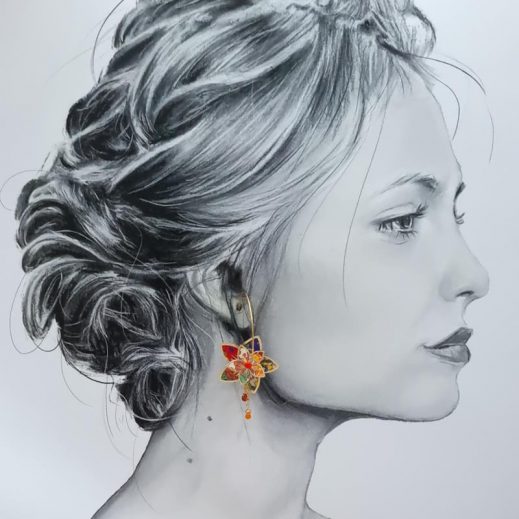 Boucles d'oreilles grandes créoles Fleurs de Tiaré en tissu Liberty Margareth Annie bleu et orange Boucles d'oreilles grandes créoles Fleurs de Tiaré en tissu Liberty Margareth Annie bleu et orange