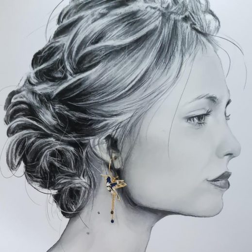 Boucles d'oreilles petites créoles fleurs de cerisier et colibri en TISSU liberty Capel Navy Boucles d'oreilles petites créoles fleurs de cerisier et colibri en TISSU liberty Capel Navy