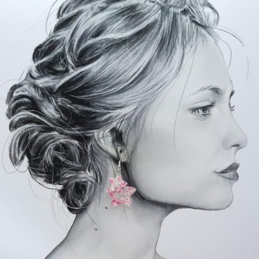 Boucles d'oreilles oiseau colibri et fleur de tiaré en liberty mitsi Valéria rose Boucles d'oreilles oiseau colibri et fleur de tiaré en liberty mitsi Valéria rose