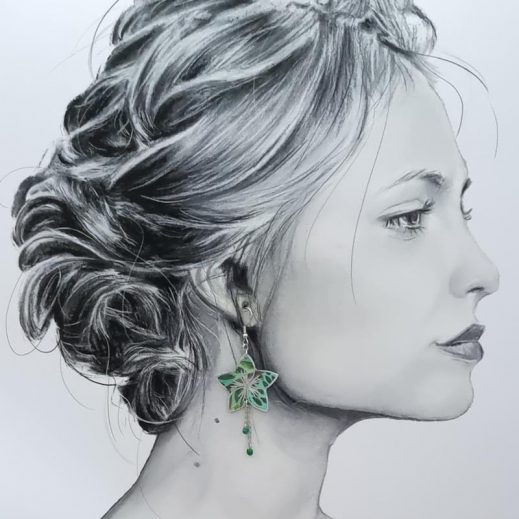 Boucles d'oreilles oiseau colibri et fleur de tiaré en liberty David joe vert Boucles d'oreilles oiseau colibri et fleur de tiaré en liberty David joe vert