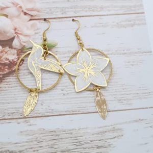 Boucles d'oreilles oiseau colibri et fleur de tiaré en liberty Ianthe
