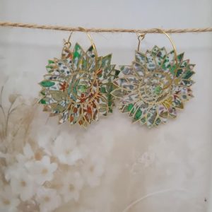 Boucles d'oreilles grandes créoles grands tournesols en Tissu Fields of eden vert