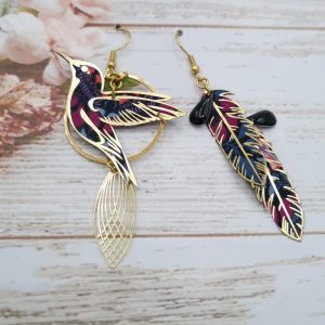 Boucles d'oreilles grand colibri et plumes en tissu liberty Perséphone Violine