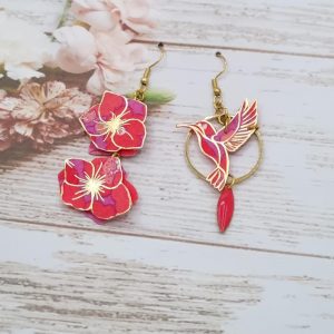 Boucles d'oreilles oiseau colibri et fleurs d'hortensia en liberty Betsy Candy Kiss