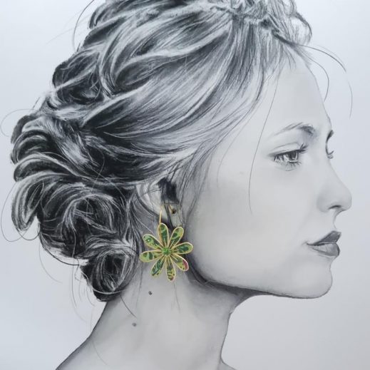 Boucles d'oreilles grandes créoles Marguerites en tissu liberty David Joe vert Boucles d'oreilles grandes créoles Marguerites en tissu liberty David Joe vert