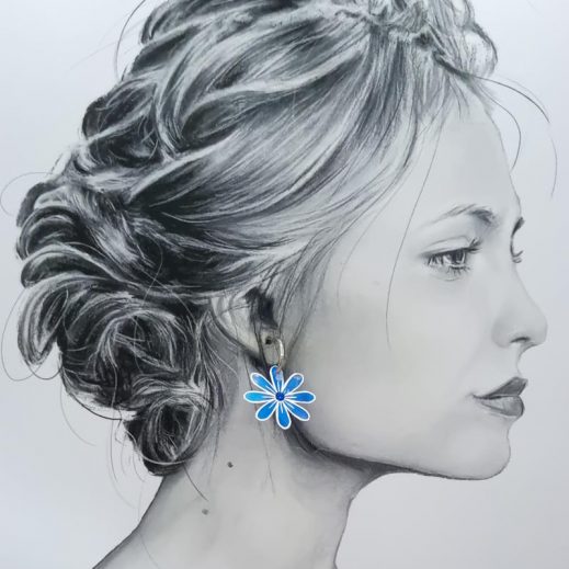 Boucles d'oreilles petites créoles marguerite en Tissu féérie bleue5 Boucles d'oreilles petites créoles marguerite en Tissu féérie bleue