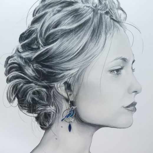 Boucles d'oreilles oiseau merle et fleur de cerisier en liberty Erica navy Boucles d'oreilles oiseau merle et fleur de cerisier en liberty Erica navy