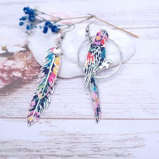 Boucles d'oreilles Perroquet et plumes en liberty dreams of summer multicolore