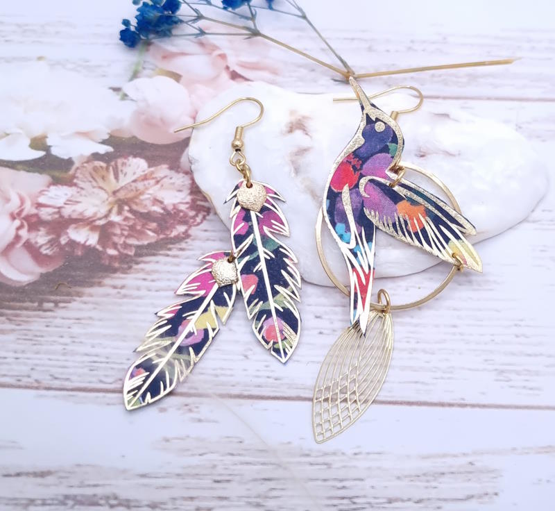 Boucles d'oreilles grand colibri et plumes en tissu liberty dreams of summer multicolore