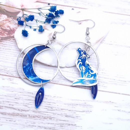 Boucles d'oreilles Lune et Loup taille médium en Tissu féérie bleue