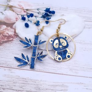 Boucles d'oreilles Panda et bambou en Liberty Emma and Georgina bleu