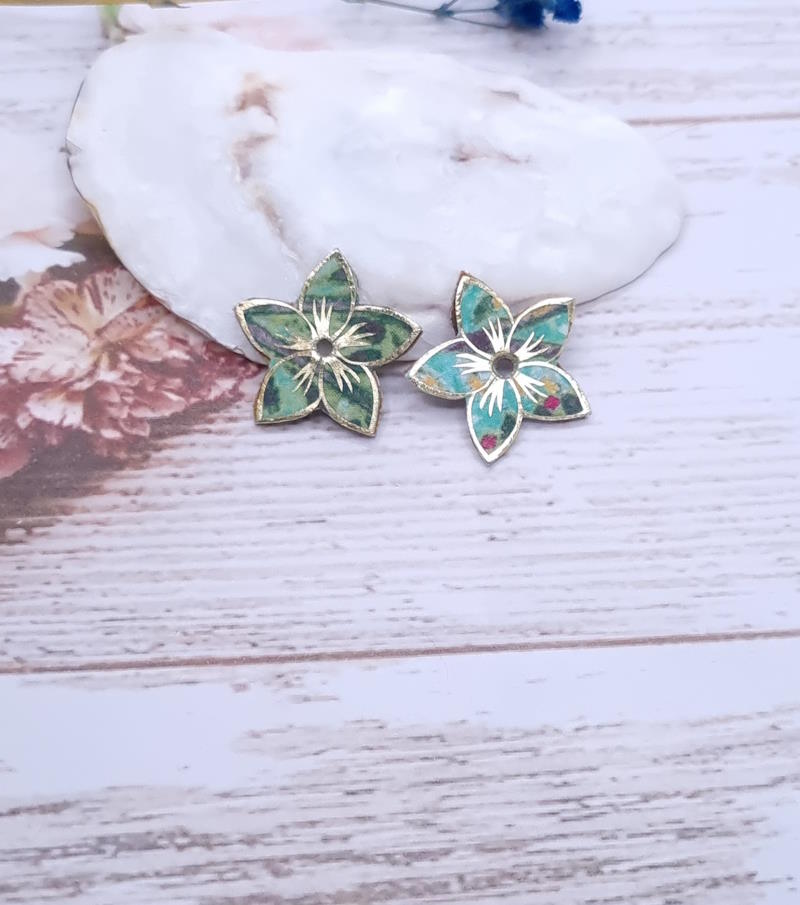 Fleur de tiaré Réversibles en Tissu liberty David joe vert et Héritage agrume pour créoles (fil 2.5mm)