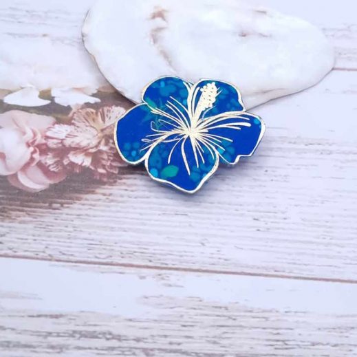 Broche Fleur d'hibiscus en TISSU Hanako bleu