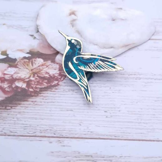 Broche colibri en liberty strawberry thief émeraude