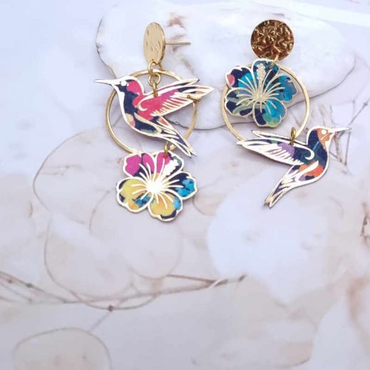 Boucles d'oreilles colibri et hibiscus en tissu liberty dreams of summer multicolore